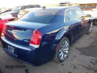 2017 Chrysler 300 Limited with VIN 2C3CCAAG0HH603628, listed as a IAAI auction lot 41333198 with 85,912 mi miles. Bid and sale history available at carsss.com. Image 4.