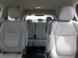 2024 Toyota Sienna LE z VIN 5TDBRKEC7RS187146, wystawiony jako Copart lot #56322655 z przebiegiem 21 611 mil mil oraz Szkoda całkowita • Salvage title. Historia ofert i sprzedaży dostępna na DreamBid. Obrazek 10.