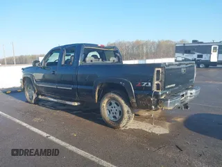 2003 Chevrolet Silverado 1500 LS с VIN 1GCEK19T43E162305, выставлен на аукционе IAAI как лот 42005352 с пробегом 243 235 миль миль и . История ставок и продаж доступна на DreamBid. Изображение 3.