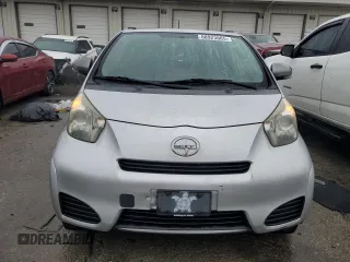 2013 Scion iQ with VIN JTNJJXB08DJ025554, listed as a Copart auction lot 88923885 with 110,378 mi miles and Salvage title. Bid and sale history available at DreamBid. Image 5.