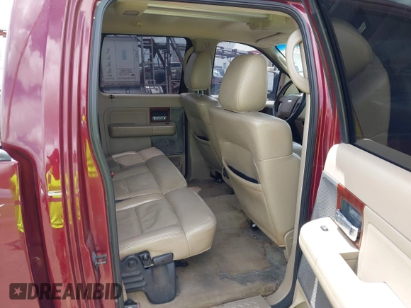 2005 Ford F-150 XLT z VIN 1FTPW12545KD95257, wystawiony jako IAAI lot #42643117 z przebiegiem 151 077 mil mil oraz . Historia ofert i sprzedaży dostępna na DreamBid. Obrazek 8.