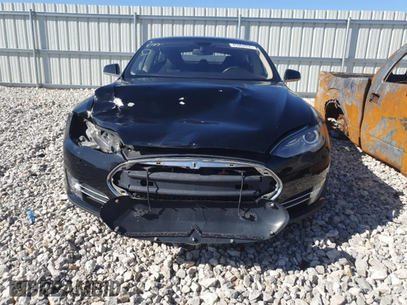 2013 Tesla Model S with VIN 5YJSA1CN8DFP27459, listed as a Copart auction lot 45962835 with Not Provided miles and Salvage Title. Bid and sale history available at DreamBid. Image 5.