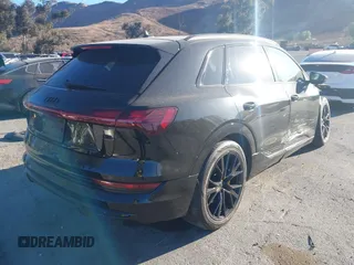 2023 Audi e-tron Chronos с VIN WA1VABGE7PB007536, выставлен на аукционе IAAI как лот 41317344 с пробегом 21 911 миль миль и . История ставок и продаж доступна на DreamBid. Изображение 4.