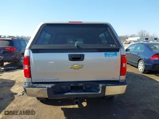 2009 Chevrolet Silverado 1500 LT with VIN 2GCEC29C091117150, listed as a IAAI auction lot 41763081 with 173,604 mi miles. Bid and sale history available at carsss.com. Image 16.