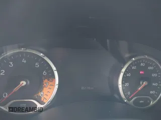 2017 Jeep Renegade Latitude with VIN ZACCJBBB9HPE84485, listed as a IAAI auction lot 41274233 with 85,176 mi miles. Bid and sale history available at carsss.com. Image 7.