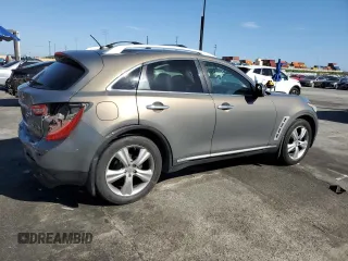 2009 Infiniti FX z VIN JNRAS18U59M102900, wystawiony jako Copart lot #49550615 z przebiegiem 258 370 mil mil oraz Szkoda całkowita • Salvage title. Historia ofert i sprzedaży dostępna na DreamBid. Obrazek 3.
