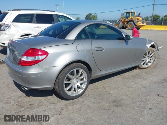 2006 Mercedes-Benz SLK 350 with VIN WDBWK56FX6F121510, listed as a IAAI auction lot 42086081 with 88,615 mi miles and . Bid and sale history available at DreamBid. Image 4.