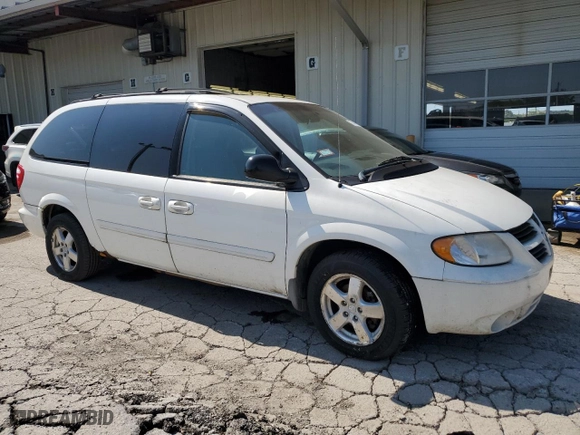 2006 Dodge Grand Caravan SXT with VIN 2D4GP44L56R780472, listed as a Copart auction lot 70472024 with 125,443 mi miles and Clean Title. Bid and sale history available at carsss.com. Image 4.