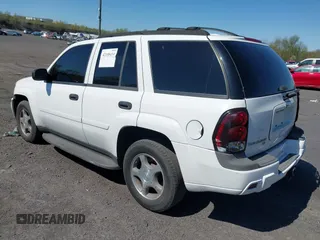 2007 Chevrolet TrailBlazer LS with VIN 1GNDT13S772165044, listed as a IAAI auction lot 42108434 with 93,391 mi miles and . Bid and sale history available at DreamBid. Image 3.