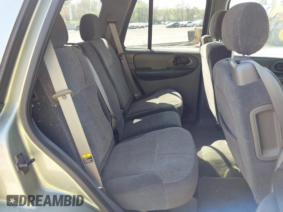 2003 Chevrolet TrailBlazer LS with VIN 1GNDT13S832378045, listed as a IAAI auction lot 42091110 with 105,807 mi miles. Bid and sale history available at carsss.com. Image 8.