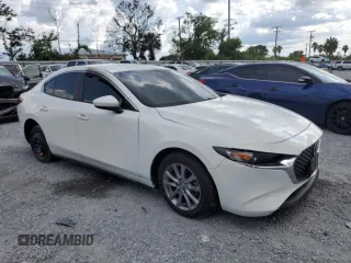 2020 Mazda 3 with VIN 3MZBPABLXLM133686, listed as a Copart auction lot 62118765 with 27,709 mi miles and Non repairable. Bid and sale history available at DreamBid. Image 4.