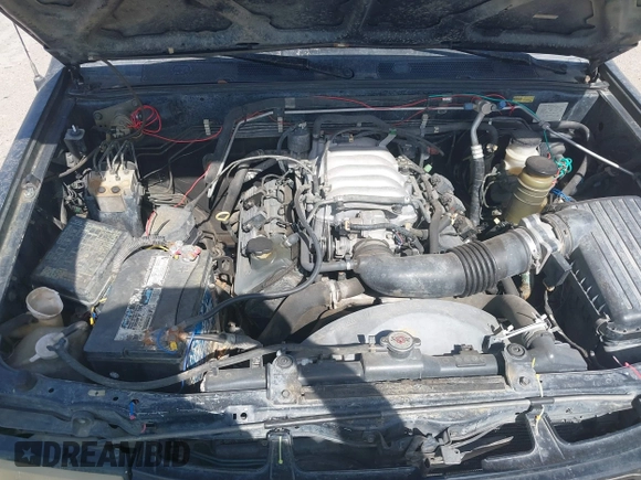 1998 Honda Passport LX with VIN 4S6CK58W7W4407105, listed as a IAAI auction lot 41831708 with 286,061 mi miles. Bid and sale history available at carsss.com. Image 10.
