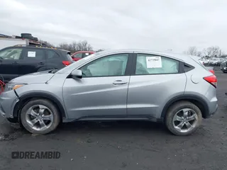 2021 Honda HR-V LX with VIN 3CZRU6H30MM705682, listed as a IAAI auction lot 41739047 with 38,739 mi miles. Bid and sale history available at carsss.com. Image 14.