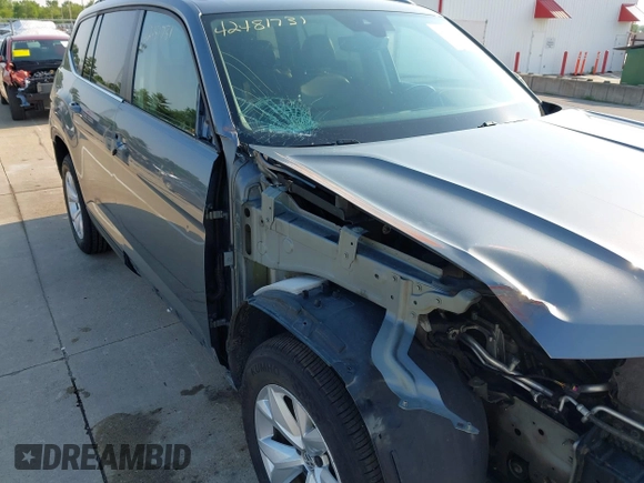 2018 Volkswagen Atlas SE z VIN 1V2DR2CA2JC550354, wystawiony jako IAAI lot #42481731 z przebiegiem 119 914 mil mil oraz . Historia ofert i sprzedaży dostępna na DreamBid. Obrazek 6.