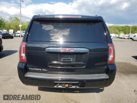 2019 GMC Yukon XL Denali with VIN 1GKS2HKJ5KR114327, listed as a Copart auction lot 55536375 with 55,390 mi miles and Clean Title. Bid and sale history available at DreamBid. Image 6.
