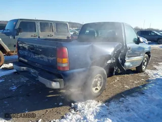 2002 Chevrolet Silverado 1500 with VIN 1GCEC14W72Z101617, listed as a IAAI auction lot 41618287 with 62,958 mi miles. Bid and sale history available at carsss.com. Image 4.