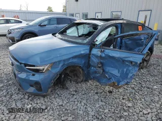 2022 Volvo C40 Recharge Pure Electric Ultimate with VIN YV4ED3GB6N2004338, listed as a Copart auction lot 58484854 with 0 mi miles and Non Repairable. Bid and sale history available at carsss.com. Image 1.