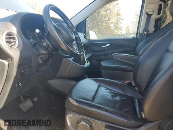 2017 Mercedes-Benz Metris Passenger z VIN WD4PG2EE8H3302923, wystawiony jako Copart lot #43582225 z przebiegiem 176 477 mil mil oraz Czysty tytuł • Clean title. Historia ofert i sprzedaży dostępna na DreamBid. Obrazek 7.