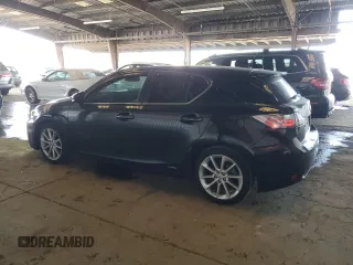 2013 Lexus CT 200h z VIN JTHKD5BH2D2162914, wystawiony jako Copart lot #45726935 z przebiegiem 149 687 mil mil oraz Szkody całkowita. Historia ofert i sprzedaży dostępna na DreamBid. Obrazek 2.