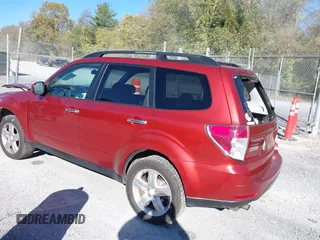 2010 Subaru Forester 2.5X Premium with VIN JF2SH6CCXAH801405, listed as a IAAI auction lot 40491255 with 176,582 mi miles. Bid and sale history available at carsss.com. Image 3.
