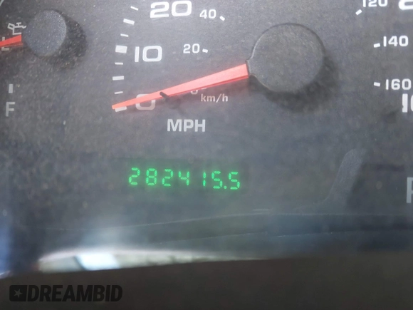 2002 Ford F-250 XL z VIN 1FTNF20L72ED15488, wystawiony jako IAAI lot #41626743 z przebiegiem 282 415 mil mil oraz . Historia ofert i sprzedaży dostępna na DreamBid. Obrazek 7.