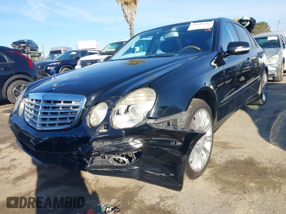 2007 Mercedes-Benz E-Class 3.5L with VIN WDBUF56X97B132401, listed as a IAAI auction lot 41601945 with 174,896 mi miles. Bid and sale history available at carsss.com. Image 17.