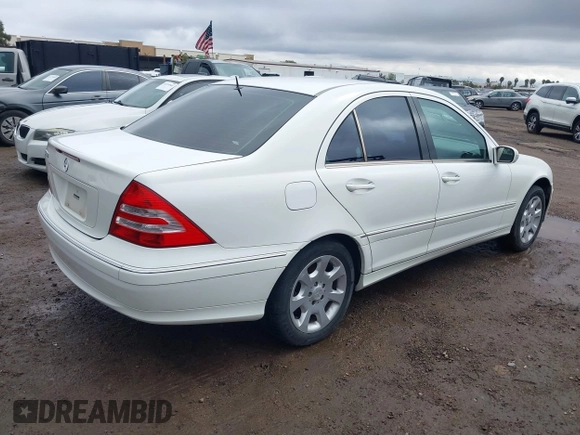 2006 Mercedes-Benz C 230 Sport z VIN WDBRF56H06F735744, wystawiony jako IAAI lot #41527959 z przebiegiem 238 665 mil mil oraz . Historia ofert i sprzedaży dostępna na DreamBid. Obrazek 4.