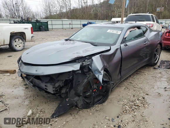 2020 Chevrolet Camaro 1LT z VIN 1G1FB1RS4L0117608, wystawiony jako Copart lot #49238875 z przebiegiem 75 815 mil mil oraz Czysty tytuł • Clean title. Historia ofert i sprzedaży dostępna na DreamBid. Obrazek 1.