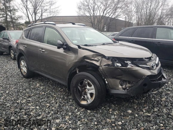 2015 Toyota RAV4 LE with VIN JTMBFREV2FD166618, listed as a Copart auction lot 51520205 with 135,829 mi miles and Clean Title. Bid and sale history available at carsss.com. Image 4.