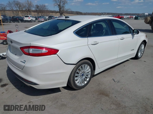 2013 Ford Fusion SE Hybrid with VIN 3FA6P0LU0DR123488, listed as a IAAI auction lot 41869121 with 176,287 mi miles. Bid and sale history available at carsss.com. Image 4.