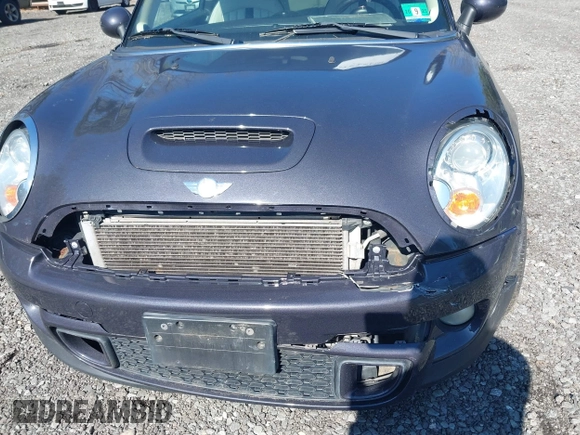 2012 MINI Hardtop S z VIN WMWSV3C51CTY16444, wystawiony jako IAAI lot #41934230 z przebiegiem 122 261 mil mil oraz . Historia ofert i sprzedaży dostępna na DreamBid. Obrazek 6.