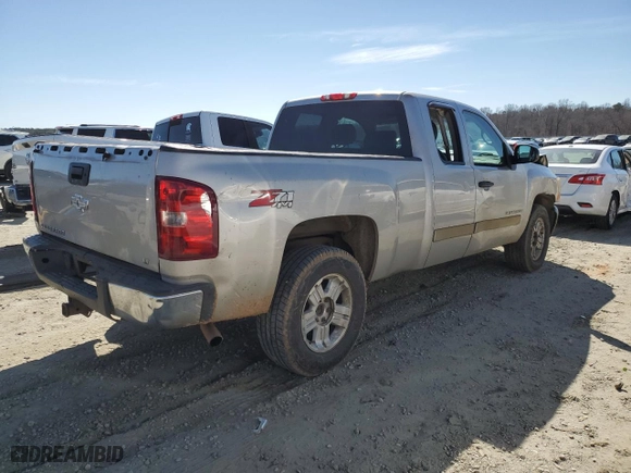 2007 Chevrolet Silverado 1500 LT w/1LT with VIN 2GCEK19J471627526, listed as a Copart auction lot 46265675 with 373,208 mi miles and Salvage Title. Bid and sale history available at carsss.com. Image 3.