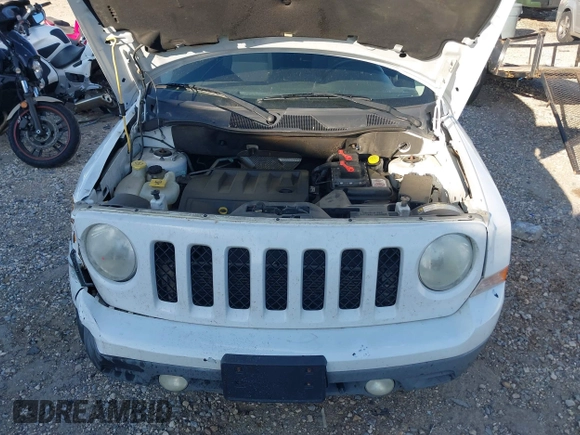 2011 Jeep Patriot Latitude with VIN 1J4NF1GB1BD258633, listed as a IAAI auction lot 41955663 with 186,929 mi miles and . Bid and sale history available at DreamBid. Image 10.
