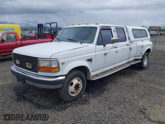 1995 Ford F-350 z VIN 1FTJW35G2SEA08715, wystawiony jako IAAI lot #41997319 z przebiegiem 204 657 mil mil oraz . Historia ofert i sprzedaży dostępna na DreamBid. Obrazek 2.