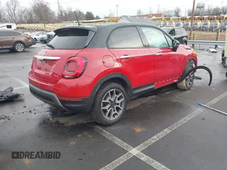 2021 FIAT 500X Trekking z VIN ZFBNF3B17MP944728, wystawiony jako IAAI lot #41460442 z przebiegiem 27 574 mil mil oraz . Historia ofert i sprzedaży dostępna na DreamBid. Obrazek 4.