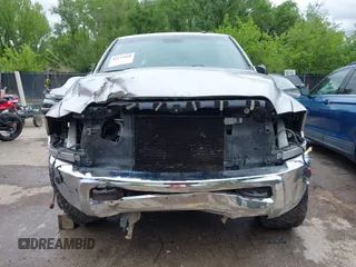 2015 Ram 2500 Tradesman с VIN 3C6UR5CL6FG527773, выставлен на аукционе IAAI как лот 42144668 с пробегом 202 758 миль миль и . История ставок и продаж доступна на DreamBid. Изображение 12.