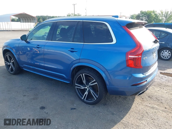 2019 Volvo XC90 R-Design z VIN YV4A22PM5K1429793, wystawiony jako IAAI lot #42284500 z przebiegiem 62 028 mil mil oraz . Historia ofert i sprzedaży dostępna na DreamBid. Obrazek 3.