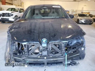 2023 BMW iX xDrive50 with VIN WB523CF08PCM77367, listed as a Copart auction lot 43043695 with 17,213 mi miles and Salvage Title. Bid and sale history available at carsss.com. Image 5.