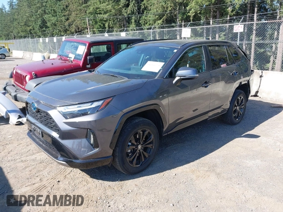 2022 Toyota RAV4 Hybrid SE z VIN 4T3T6RFV5NU101105, wystawiony jako IAAI lot #42666372 z przebiegiem 7 644 mil mil oraz . Historia ofert i sprzedaży dostępna na DreamBid. Obrazek 18.