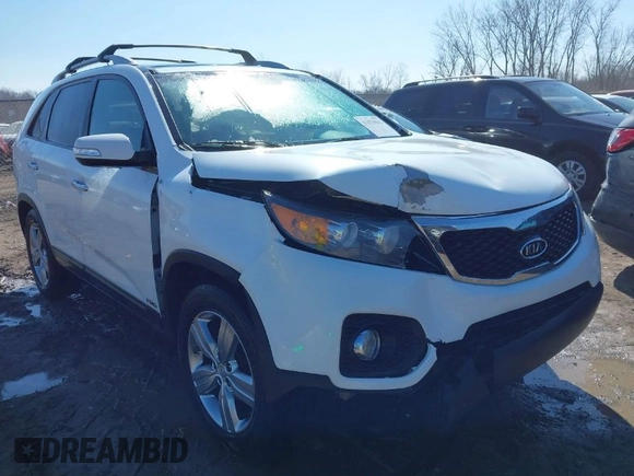 2013 Kia Sorento EX with VIN 5XYKUDA26DG411648, listed as a IAAI auction lot 41878842 with 87,631 mi miles. Bid and sale history available at carsss.com. Image 1.