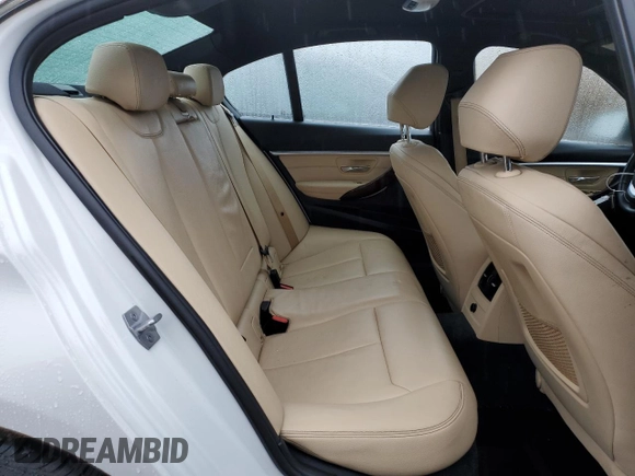 2018 BMW 3 Series 330i xDrive с VIN WBA8D9G53JNU70991, выставлен на аукционе Copart как лот 39904884 с пробегом Не указан миль и Списание • Salvage title. История ставок и продаж доступна на DreamBid. Изображение 10.