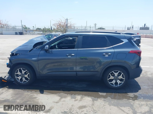 2022 Kia Seltos EX z VIN KNDERCAA2N7246714, wystawiony jako IAAI lot #42282653 z przebiegiem 51 650 mil mil oraz . Historia ofert i sprzedaży dostępna na DreamBid. Obrazek 14.