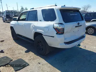 2023 Toyota 4Runner SR5 с VIN JTEMU5JR1P6139377, выставлен на аукционе IAAI как лот 41600169 с пробегом 34 513 миль миль и . История ставок и продаж доступна на DreamBid. Изображение 3.
