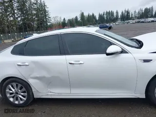2018 Kia Optima S with VIN 5XXGT4L32JG262167, listed as a IAAI auction lot 41919613 with 1 mi miles. Bid and sale history available at carsss.com. Image 13.