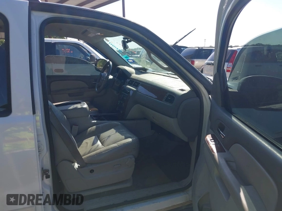 2011 Chevrolet Suburban LT with VIN 1GNSCJE06BR309881, listed as a IAAI auction lot 42577452 with 254,073 mi miles and . Bid and sale history available at DreamBid. Image 5.