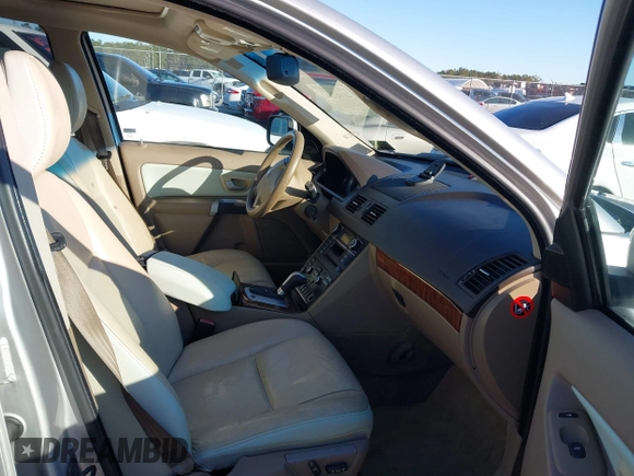 2007 Volvo XC90 V8 with VIN YV4CZ852271332101, listed as a IAAI auction lot 41187358 with 222,954 mi miles. Bid and sale history available at carsss.com. Image 5.