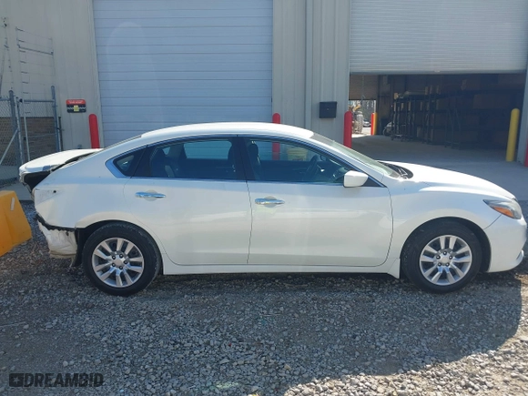 2017 Nissan Altima 2.5 SR with VIN 1N4AL3AP0HC492795, listed as a IAAI auction lot 41801120 with 233,478 mi miles. Bid and sale history available at carsss.com. Image 14.