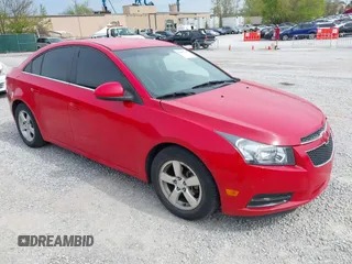 2014 Chevrolet Cruze 1LT z VIN 1G1PC5SB2E7165945, wystawiony jako IAAI lot #42016702 z przebiegiem 180 148 mil mil oraz . Historia ofert i sprzedaży dostępna na DreamBid. Obrazek 1.