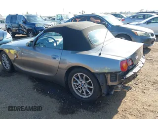2004 BMW Z4 2.5i with VIN 4USBT33504LS50684, listed as a IAAI auction lot 42620116 with 119,707 mi miles and . Bid and sale history available at DreamBid. Image 3.
