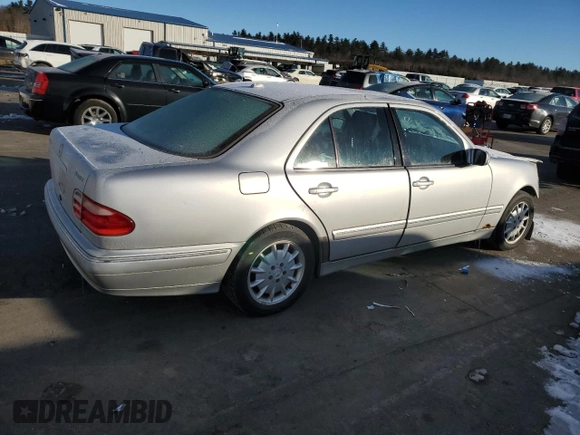 2001 Mercedes-Benz E-Class AWD with VIN WDBJF82J91X045050, listed as a Copart auction lot 41681525 with 0 mi miles and Salvage Title. Bid and sale history available at carsss.com. Image 3.